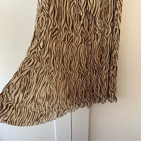 Joie Abstract Zebra Print Midi Pleated Cream and Brown Skirt Sz L NWOT - Picture 2 of 7
